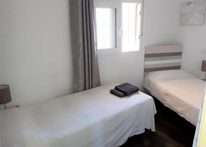 Atico Centrico, 50m De La Playa, Vista Al Mar Y Al Penon, Gran Terraza, Parking, Wifi Fibra